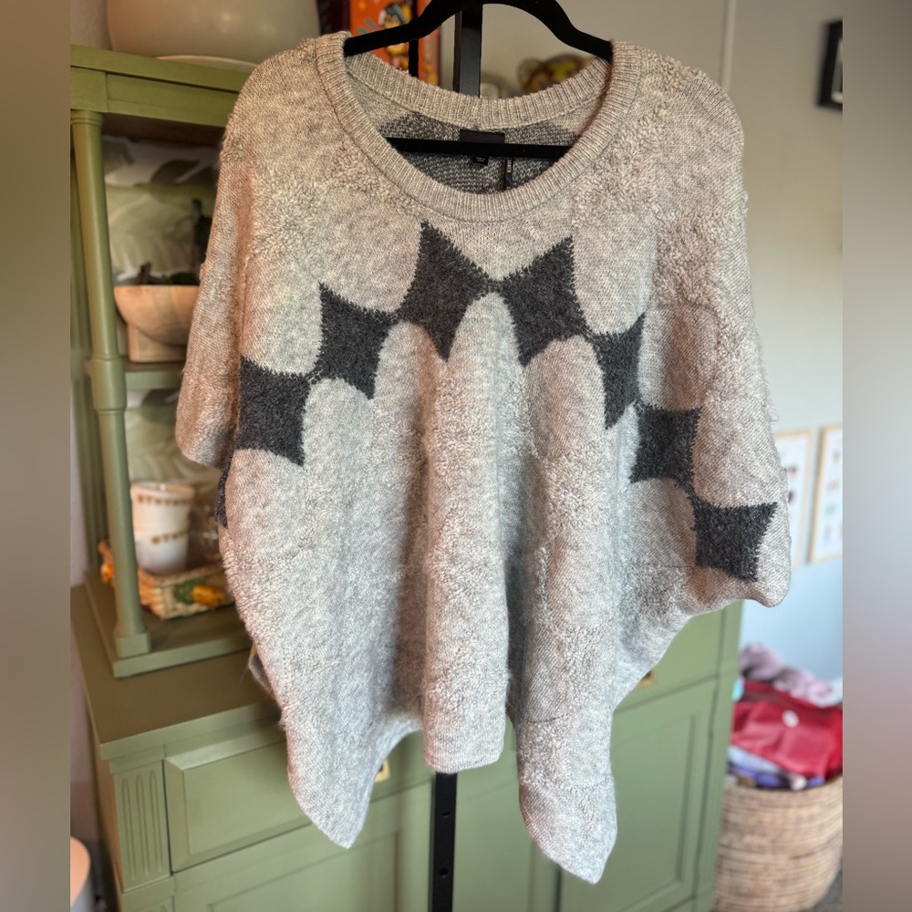 ❄️Coco + Carmen Argyle Gray Poncho | One Size | NWT